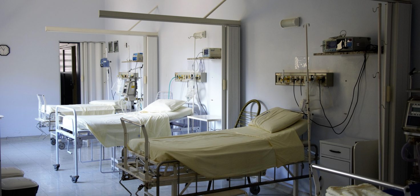 beds in hospital room